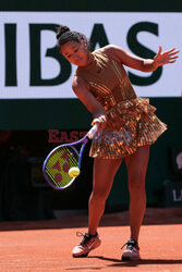 Naomi Osaka w sukni na korcie