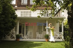 Biały dom w Londynie z ogrodem -Andreas Von Einsiedel