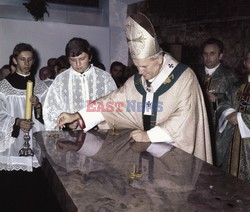 Papież Jan Paweł II za granicą
