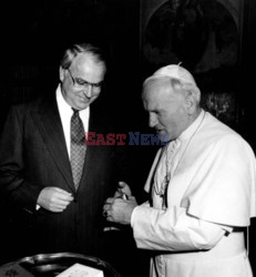 Papież Jan Paweł II za granicą