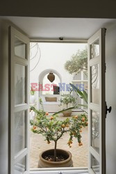 Nowoczesne wnętrza w tradycyjnym domu w Marrakeszu - Andreas von Einsiedel