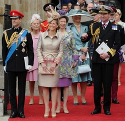 Książę William, Kate Middleton i Brytyjska Rodzina Królewska w drodze na ślub