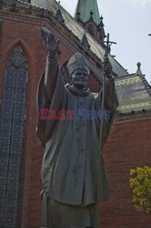 Pomnik Papieża Jana Pawła II w Legnicy