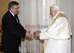 Prezydent Bronisław Komorowski z małżonką na audiencji u Benedykta XVI