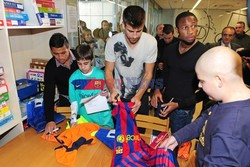 Piłkarze Barcelony odwiedzili szpitale w Barcelonie