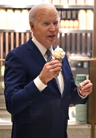 Prezydent Biden w lodziarni